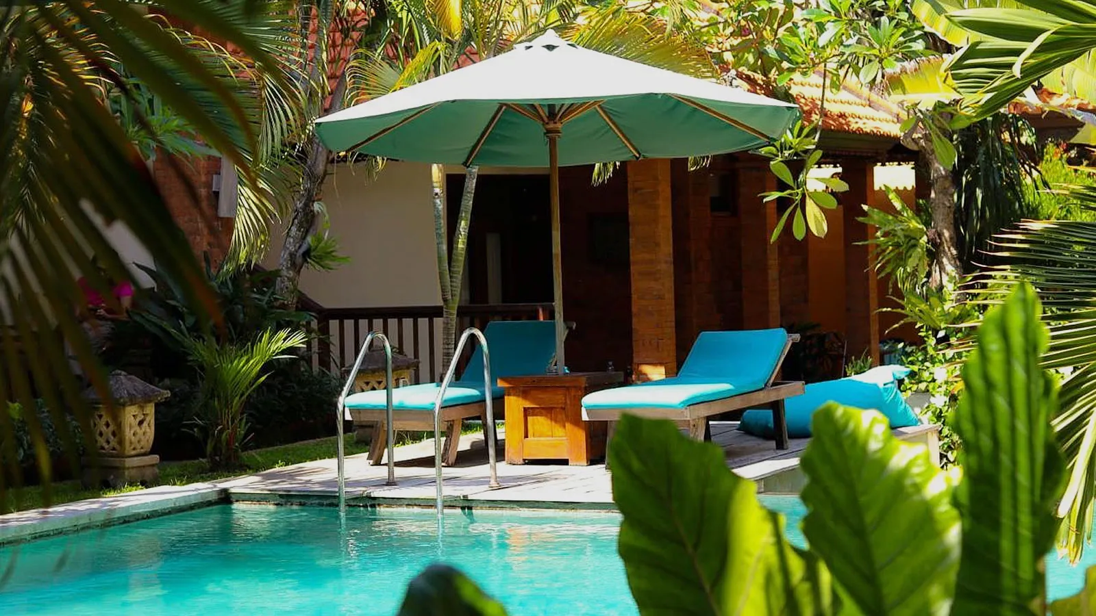 Tropical garden Mina Pelasa Hotel Bali