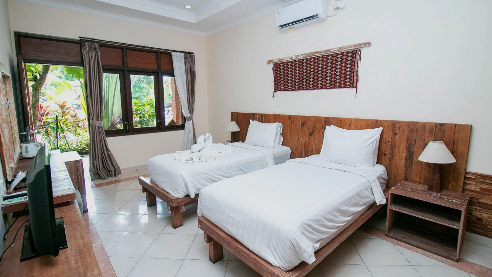 Superior room Double bed Mina Pelasa Hotel Legian Bali
